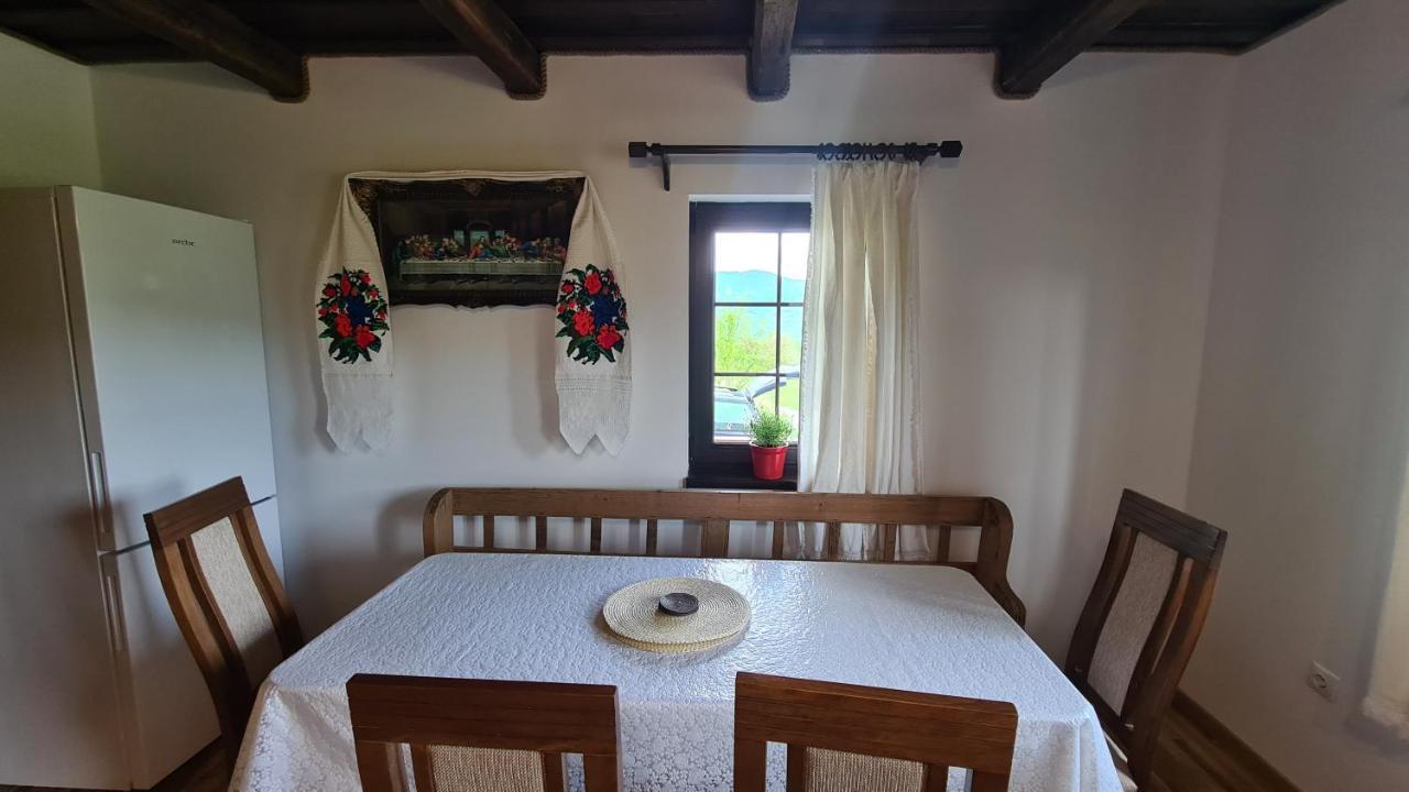 Villa Casa Bunicilor Din Oncesti Extérieur photo